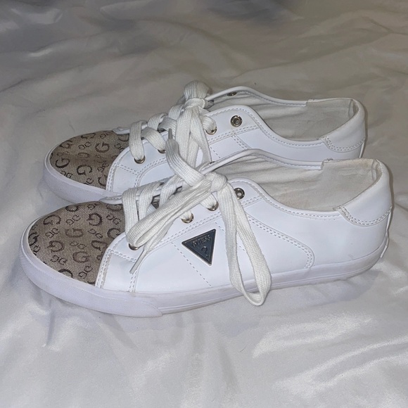 Guess Sneakers - Picture 1 of 1